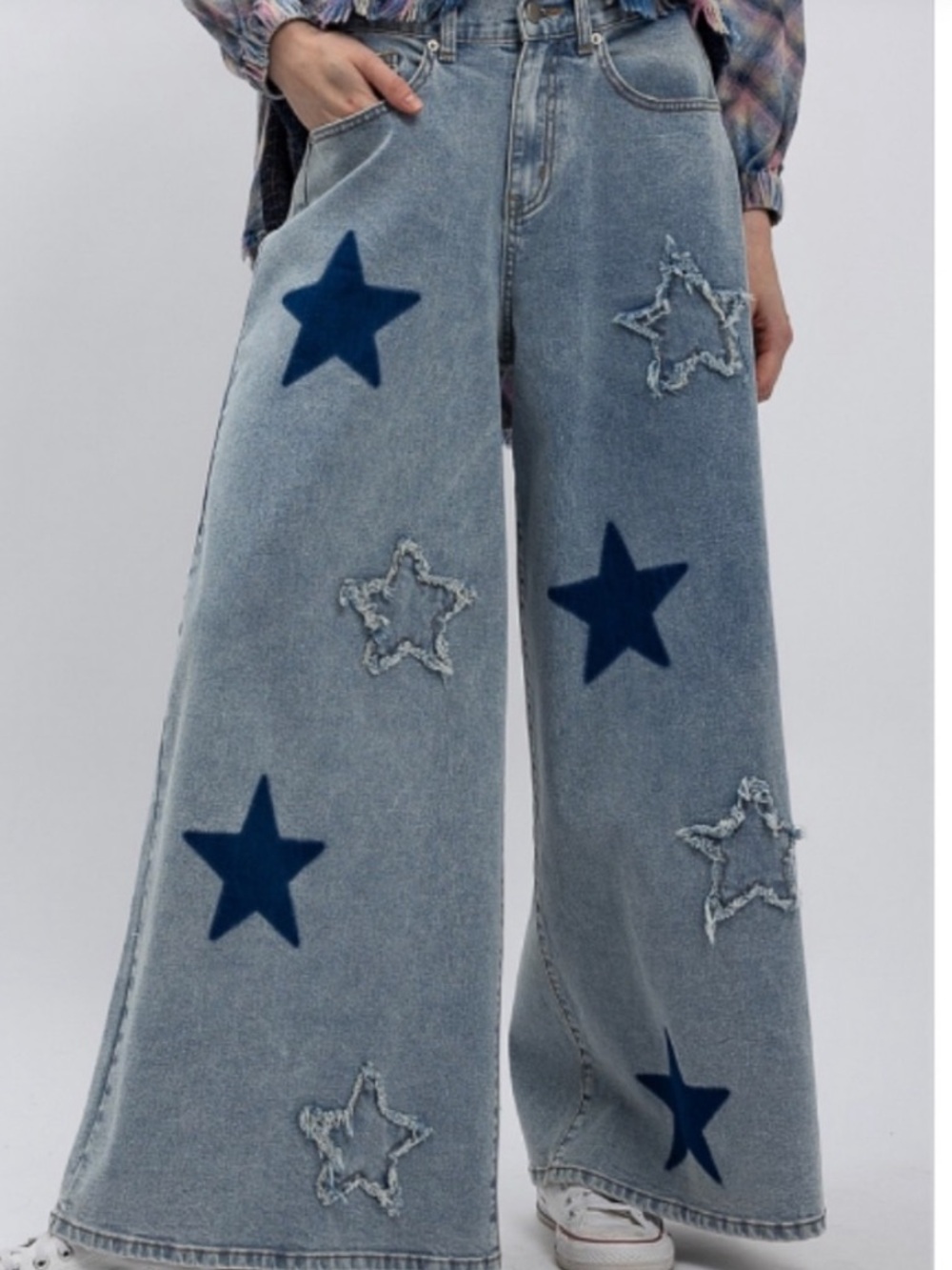 Blue velvet star patch mineral wash wide leg stretchy jeans
